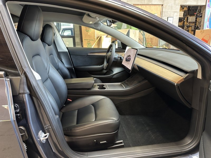 2022 Tesla Model 3 RWD