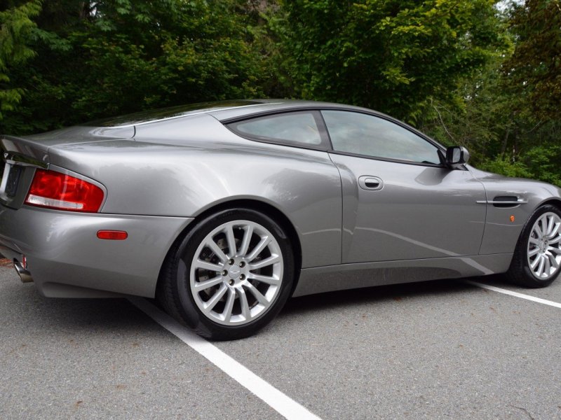 2003 Aston Martin Vanquish Coupe