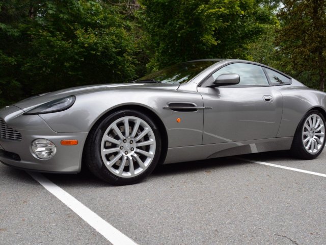 2003 Aston Martin Vanquish Coupe
