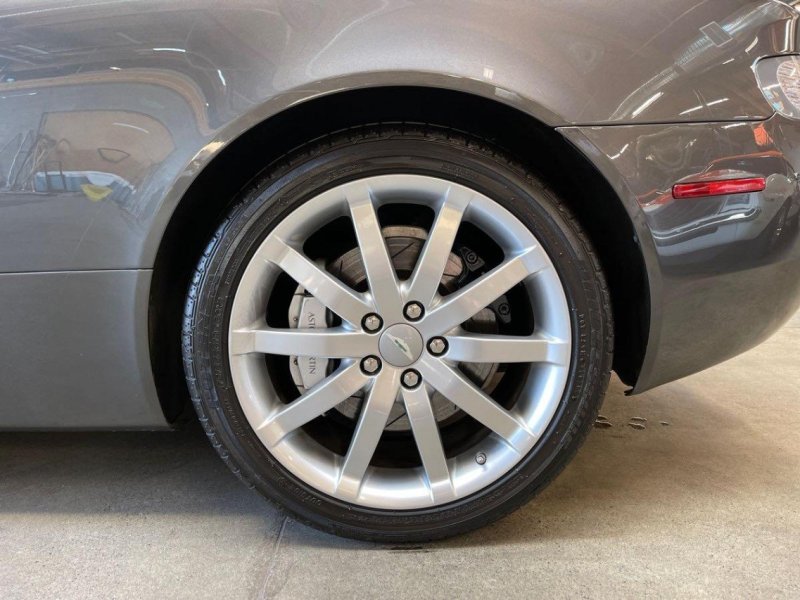 2005 Aston Martin DB9 Coupe