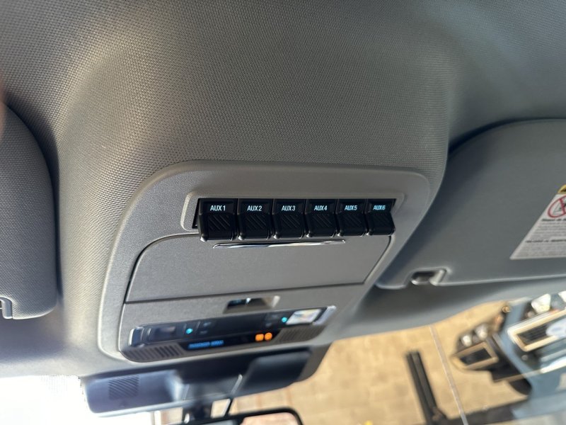 2024 Ford Super Duty F-550 DRW Lariat Crew Cab Flat Deck 4x4 203 WB