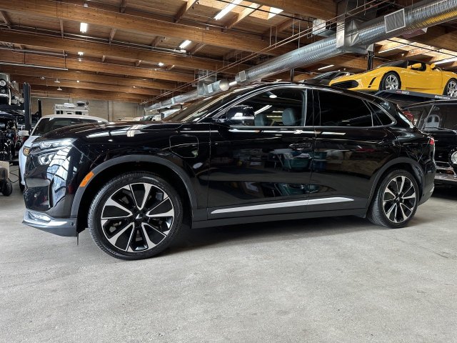 2023 VinFast VF 8 Plus AWD