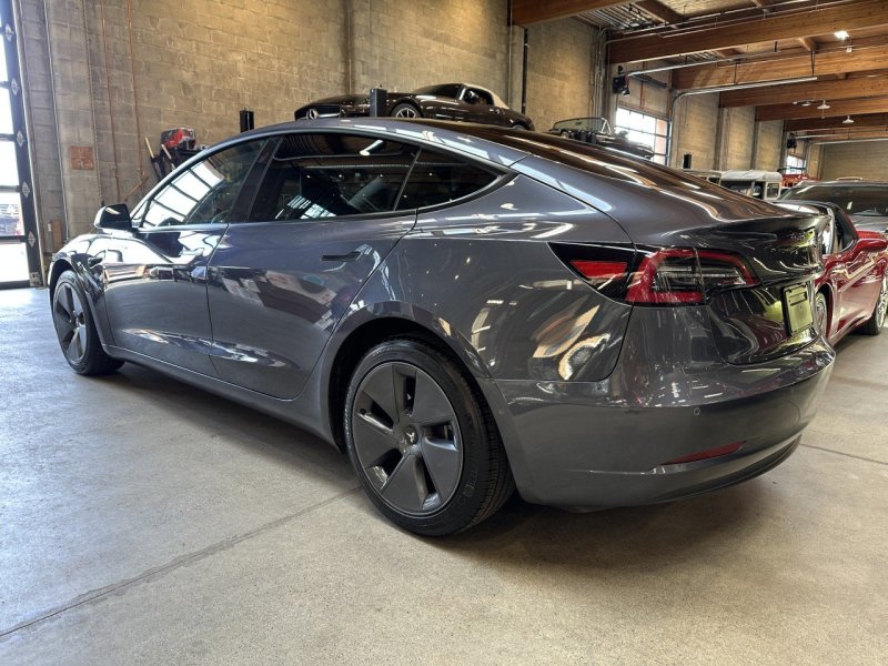 2022 Tesla Model 3 RWD